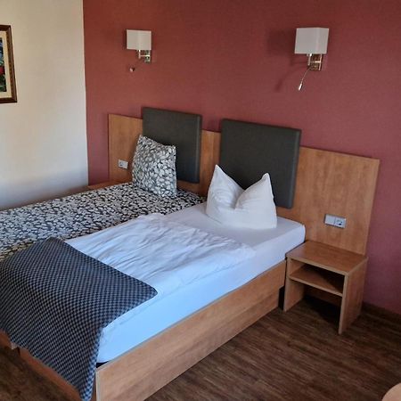 Hotel Garni Demmel & Cie Rohrsheim Ngoại thất bức ảnh