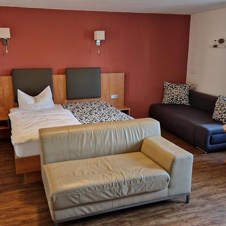 Hotel Garni Demmel & Cie Rohrsheim Ngoại thất bức ảnh
